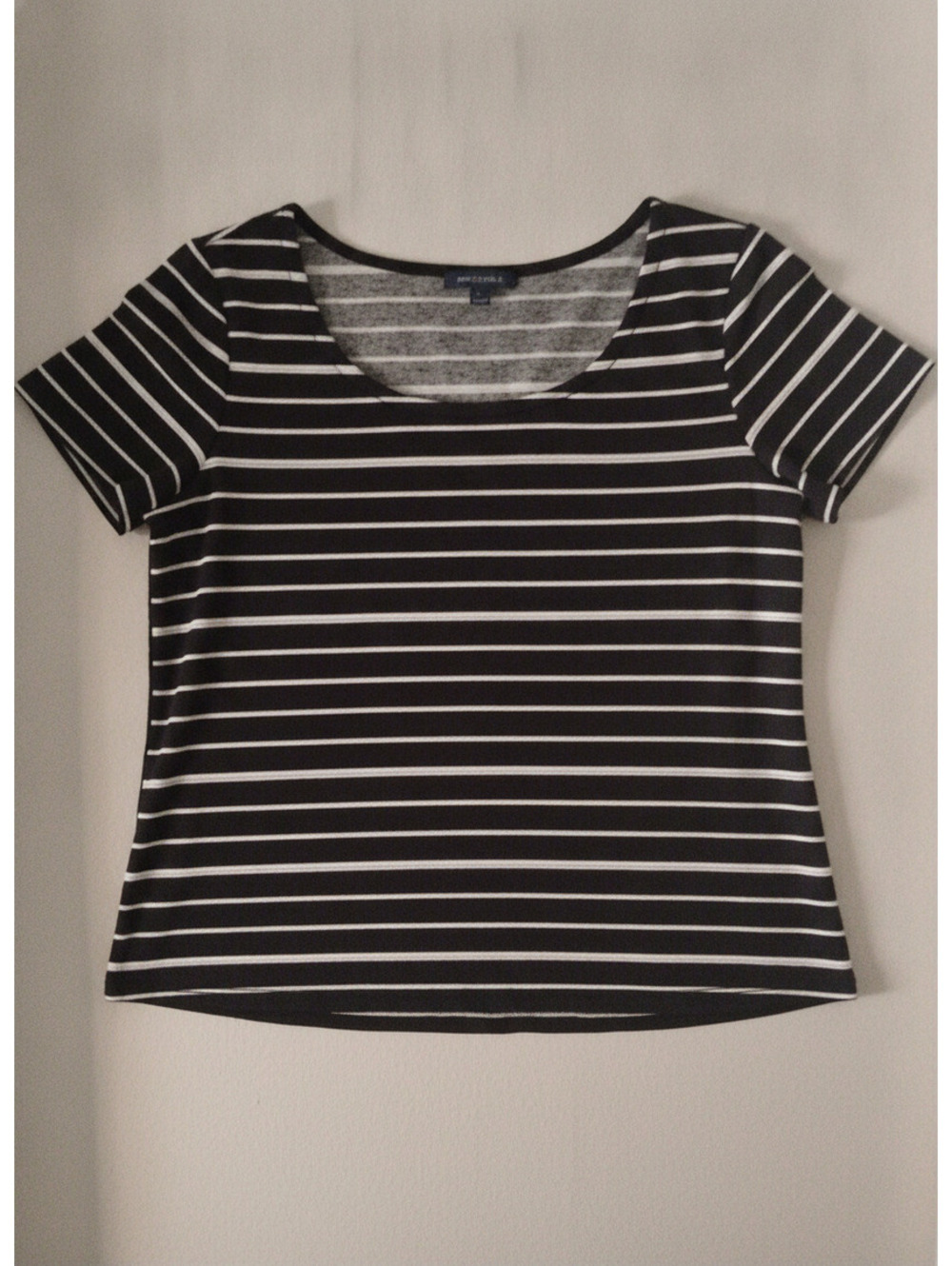Tommy Hilfiger Women's Black and White Striped Short Sleeve Top Size Large